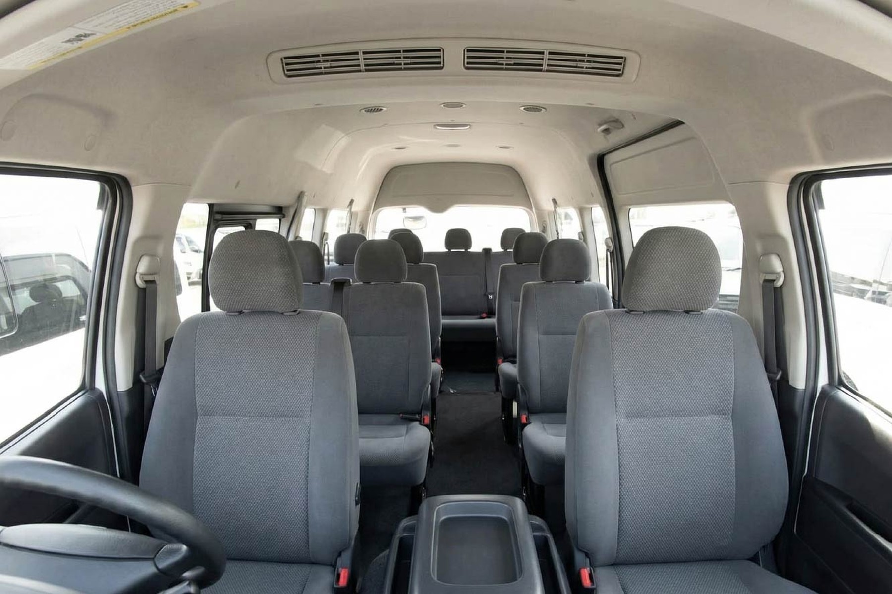 Toyota Hiace 豐田海獅圖片3